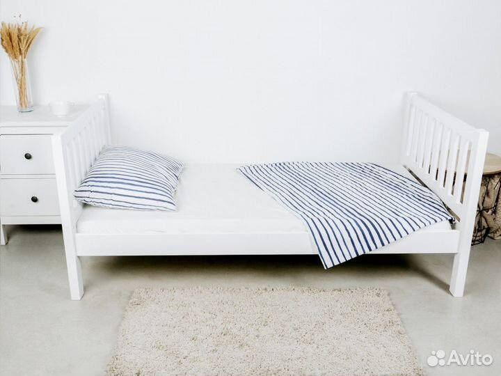 Детская кровать из массива