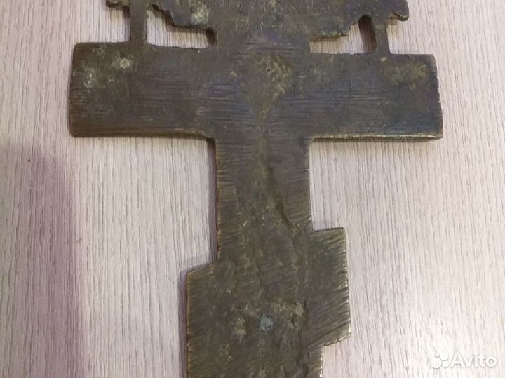 Крест с херувимами