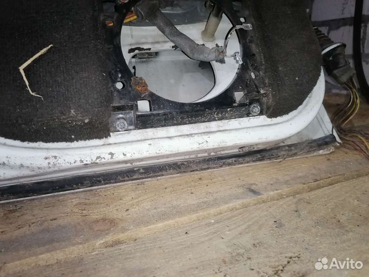 Дверь задняя левая Volvo 850