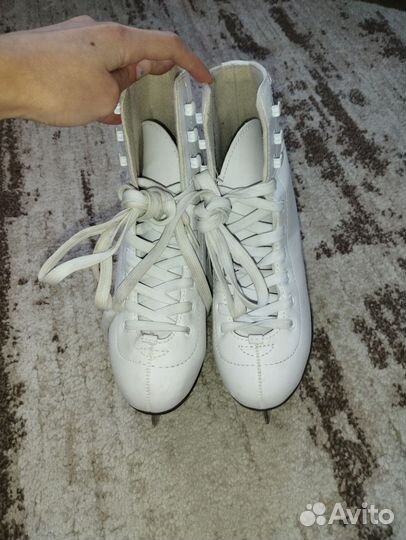 Коньки фигурные 36 размер