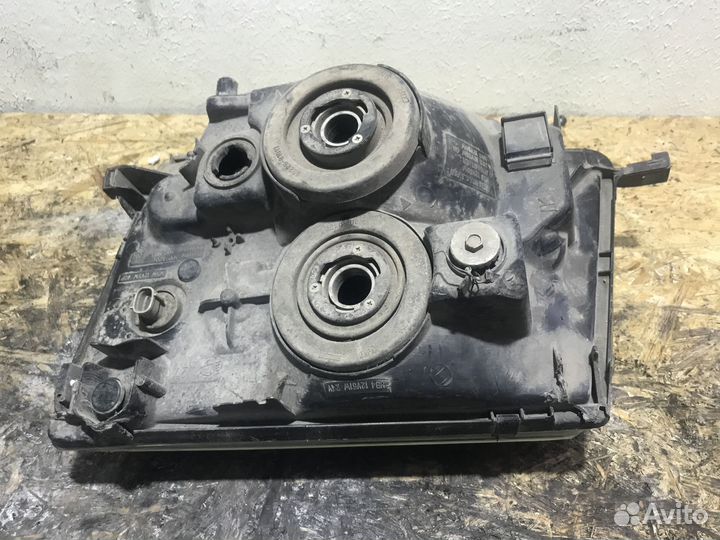 Фара передняя правая Toyota Land Cruiser 100