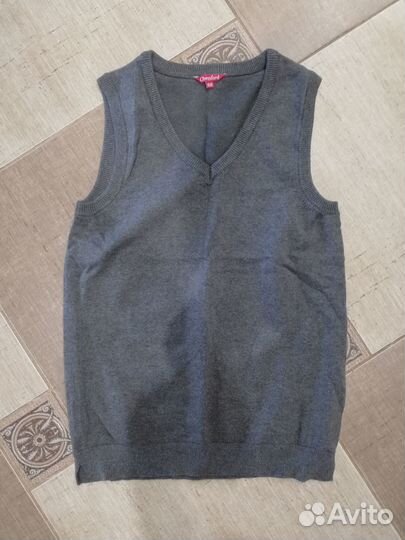 Жилет школьный вязаный