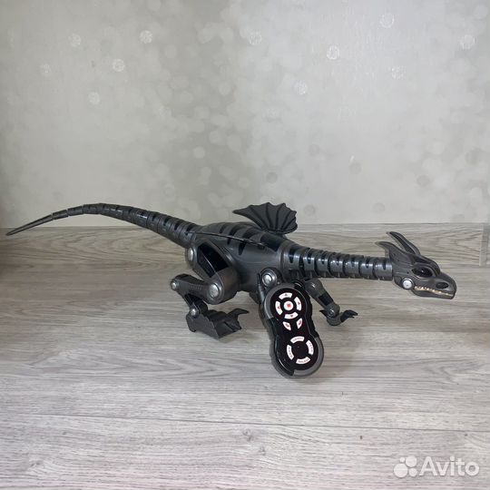 Робот Дракон