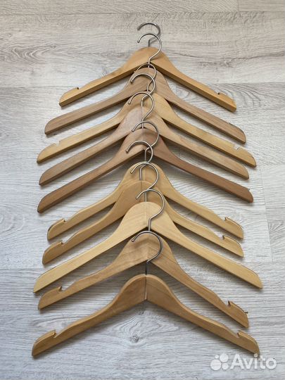 Плечики / вешалки деревянные