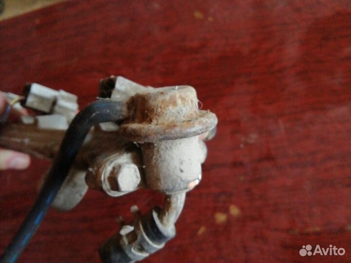 Топливная форсунка Mitsubishi Carisma 1.6 4g92