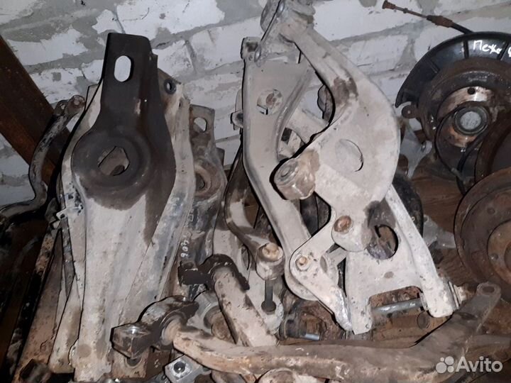 Рычаг левый правый Peugeot 406