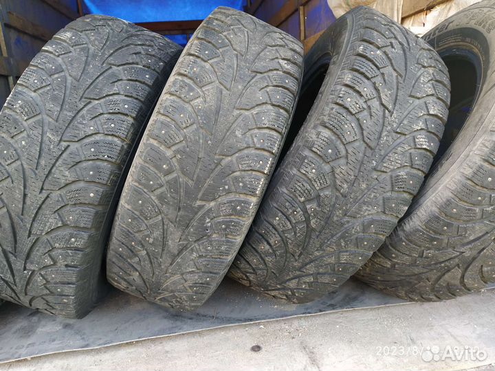 Hankook Winter I'Pike 215/65 R16 T