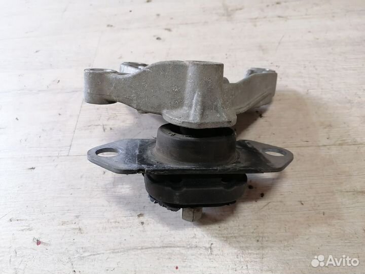 Подушка коробки левая Nissan Almera G15 кронштейн