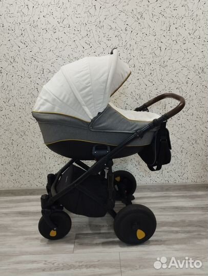 Коляска 3 в 1 Tutis Zippy Viva серый/белый