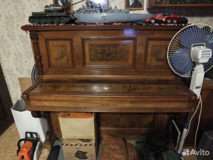 Старинное пианино