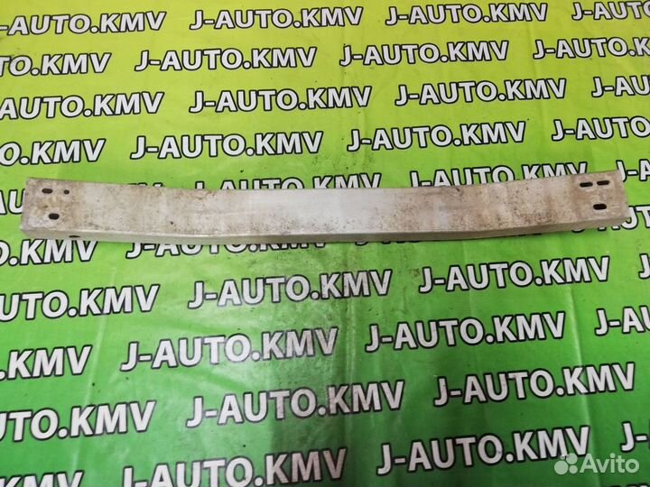 Усилитель переднего бампера