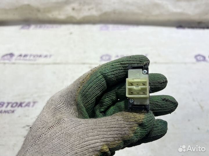 Кнопка сигнализации Mercedes W210