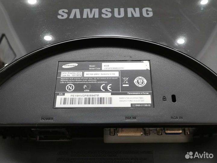 Монитор Samsung