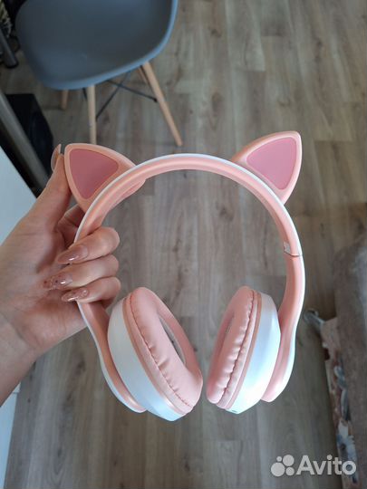 Большие беспроводные наушники светящиеся с ушками