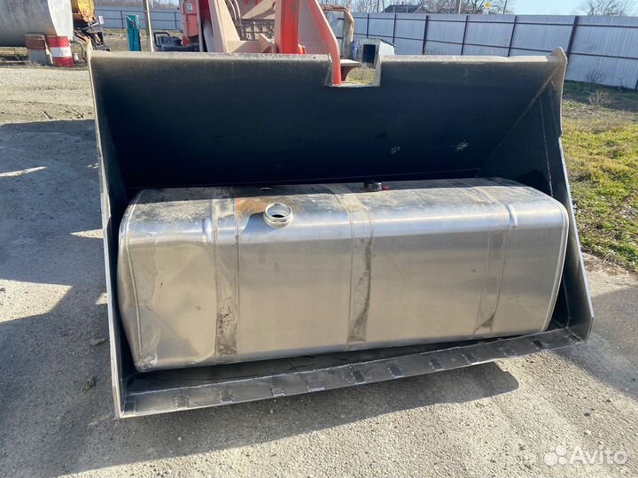 Алюминиевый топливный бак sitrak