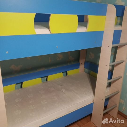 Двухярусная кровать бу