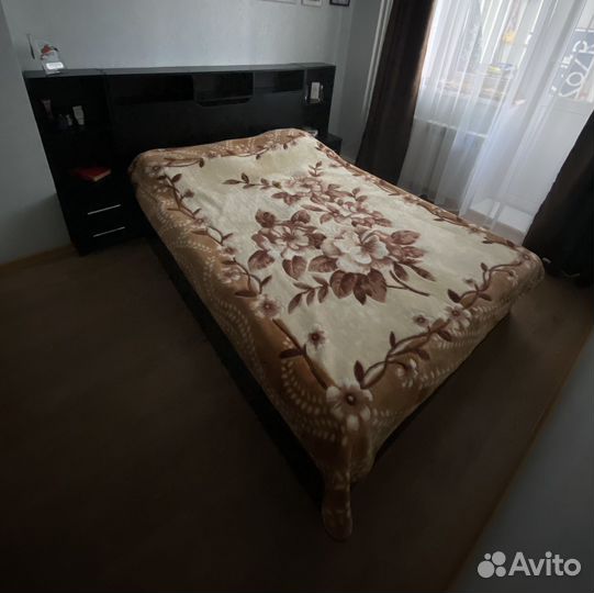 Кровать двуспальная 140х200 с матрасом бу