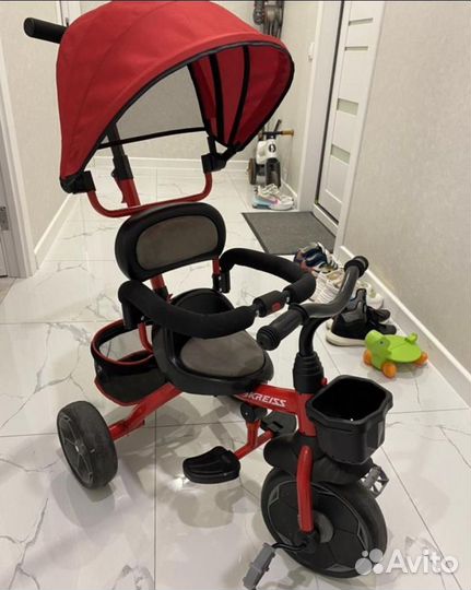 Трехколесный велосипед с родительской ручкой