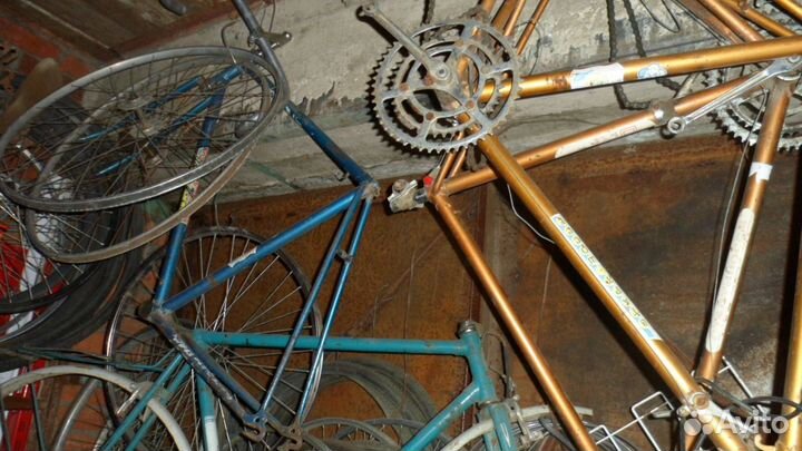 Коллекция изделий харьковского вз \хвз\