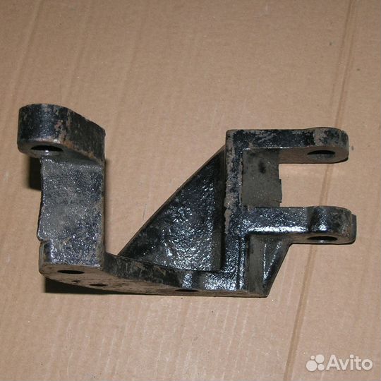 Кронштейн насоса гур маз