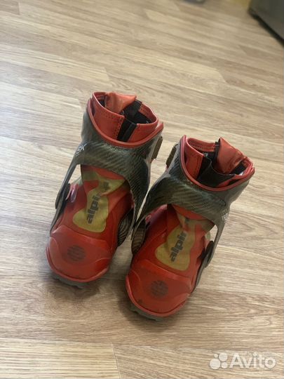 Лыжные ботинки alpina коньковые