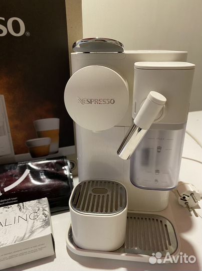 Капсульная кофемашина Delonghi Nespresso