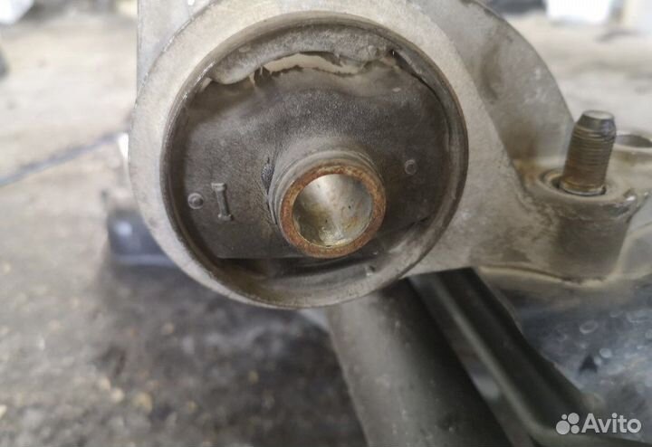 Передняя балка Ford Escape ep3w l3 2000 год