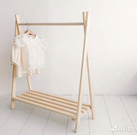 Вешалка напольная для одежды