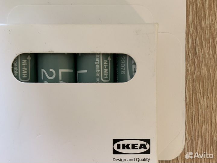 Зарядное устройство и аккумуляторы 4шт