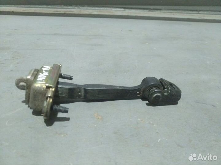 Ограничитель двери передний левый Ford Fusion