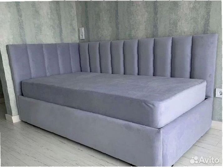 Кровать детская с мягкой спинкой