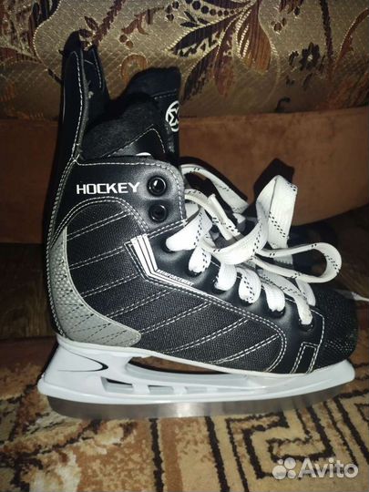 Коньки хоккейные размер 35,38