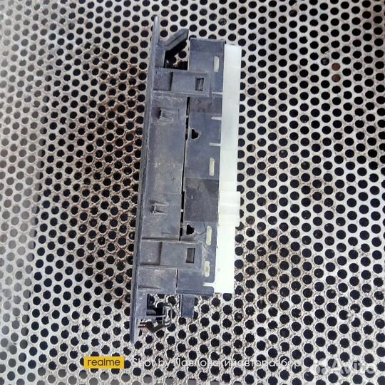 Блок управления стеклоподъемниками Nissan