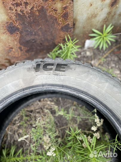 Pirelli Formula Ice 215/55 R17 98T