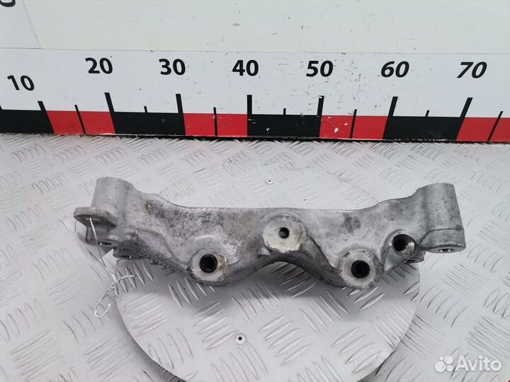 Кронштейн для Peugeot-Citroen C4 2 (B7)