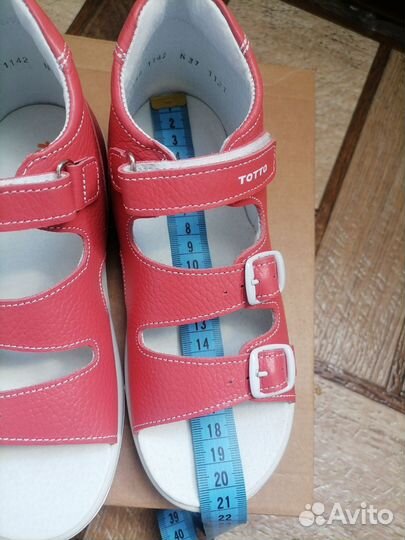 Босоножки новые