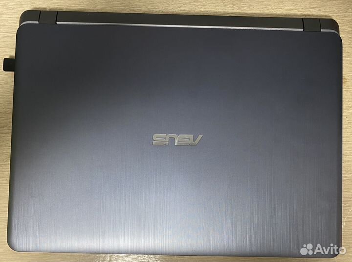 Ноутбук asus