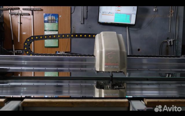 Стеклянные двери на заказ