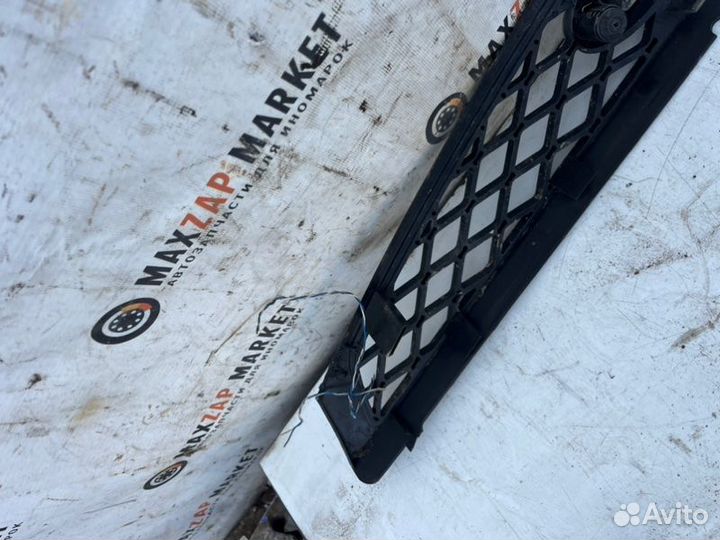 Решетка радиатора Ford Focus 1 2.0 2003