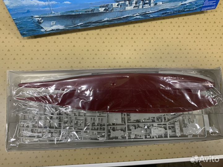 Сборная модель 1:700 U S Battleship BB-61 lowa 198