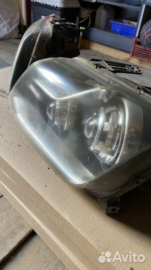 Передние фары Volkswagen Amarok