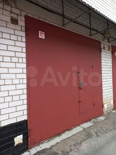 Гараж, > 30 м²