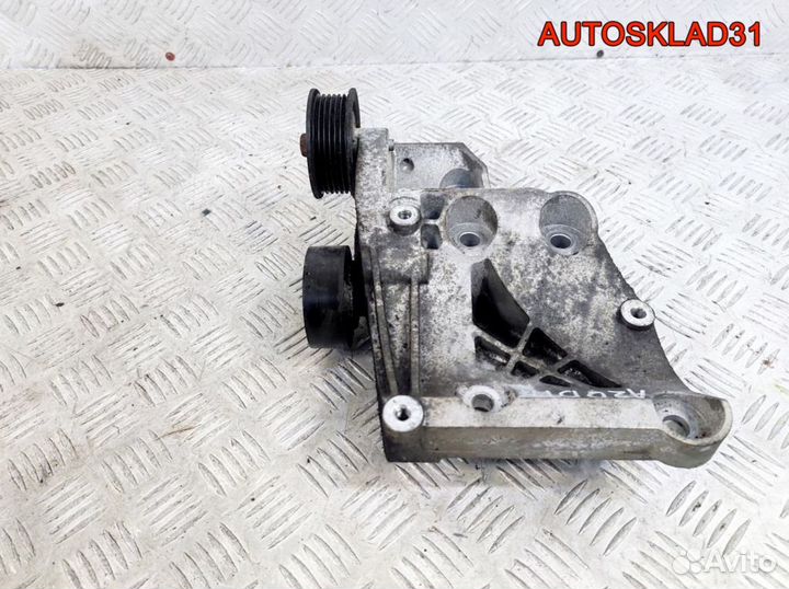 Кронштейн кондиционера Opel Astra J 55582510