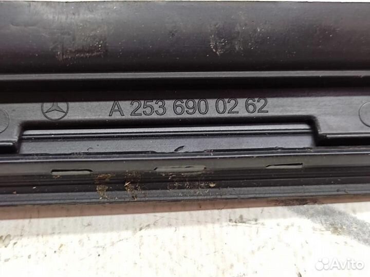 Молдинг лобового стекла w253 GLC-class 651.921