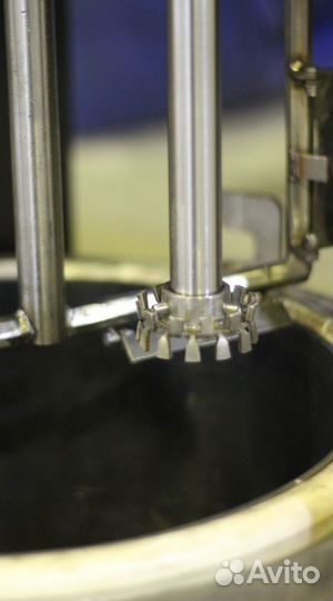 Лабораторный диссольвер трехосевой