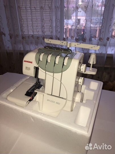 Оверлок Janome MyLock 4952