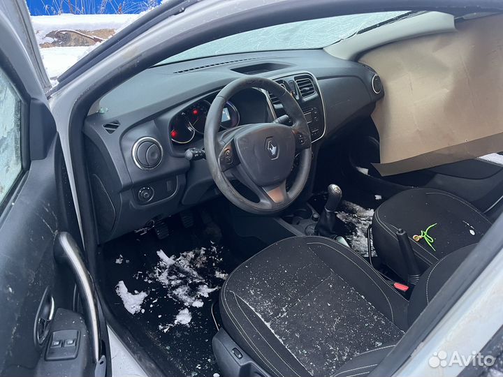 Renault Logan 1.6 МТ, 2015, битый, 66 000 км