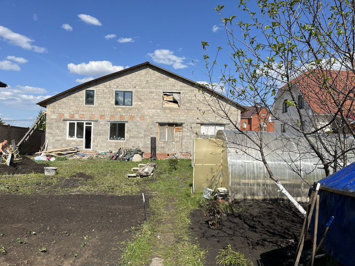 Таунхаус 150 м² на участке 9 сот.