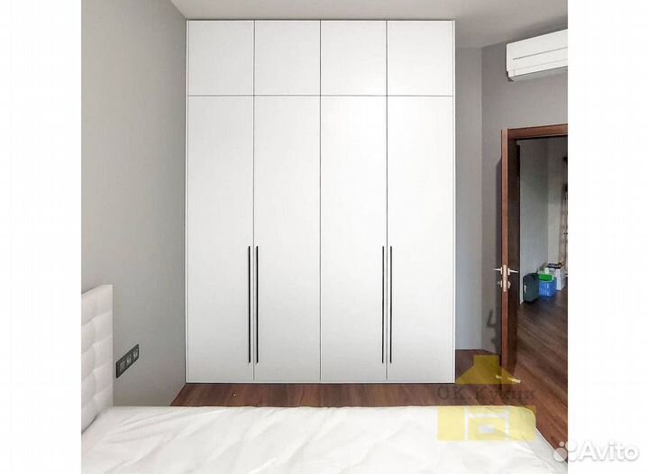 Шкаф с зеркалом