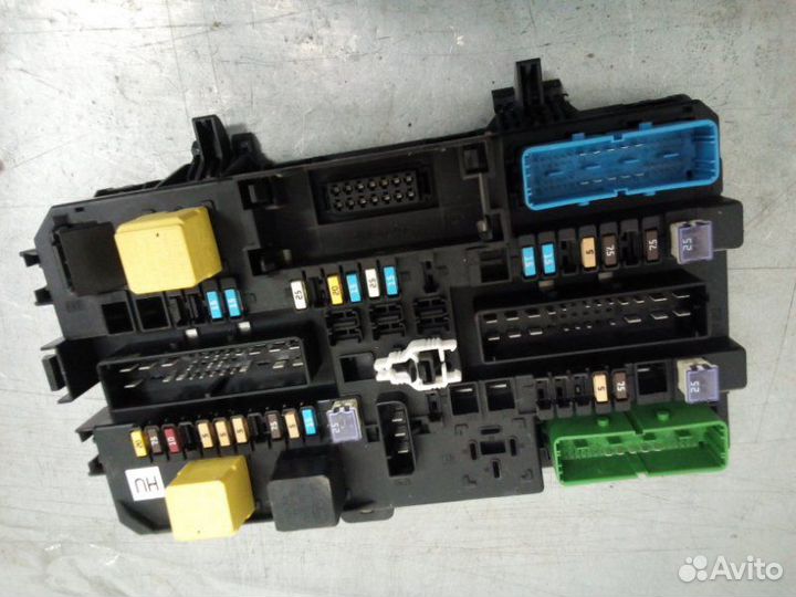 Блок предохранителей Opel Astra H хэтчбек Z16XER